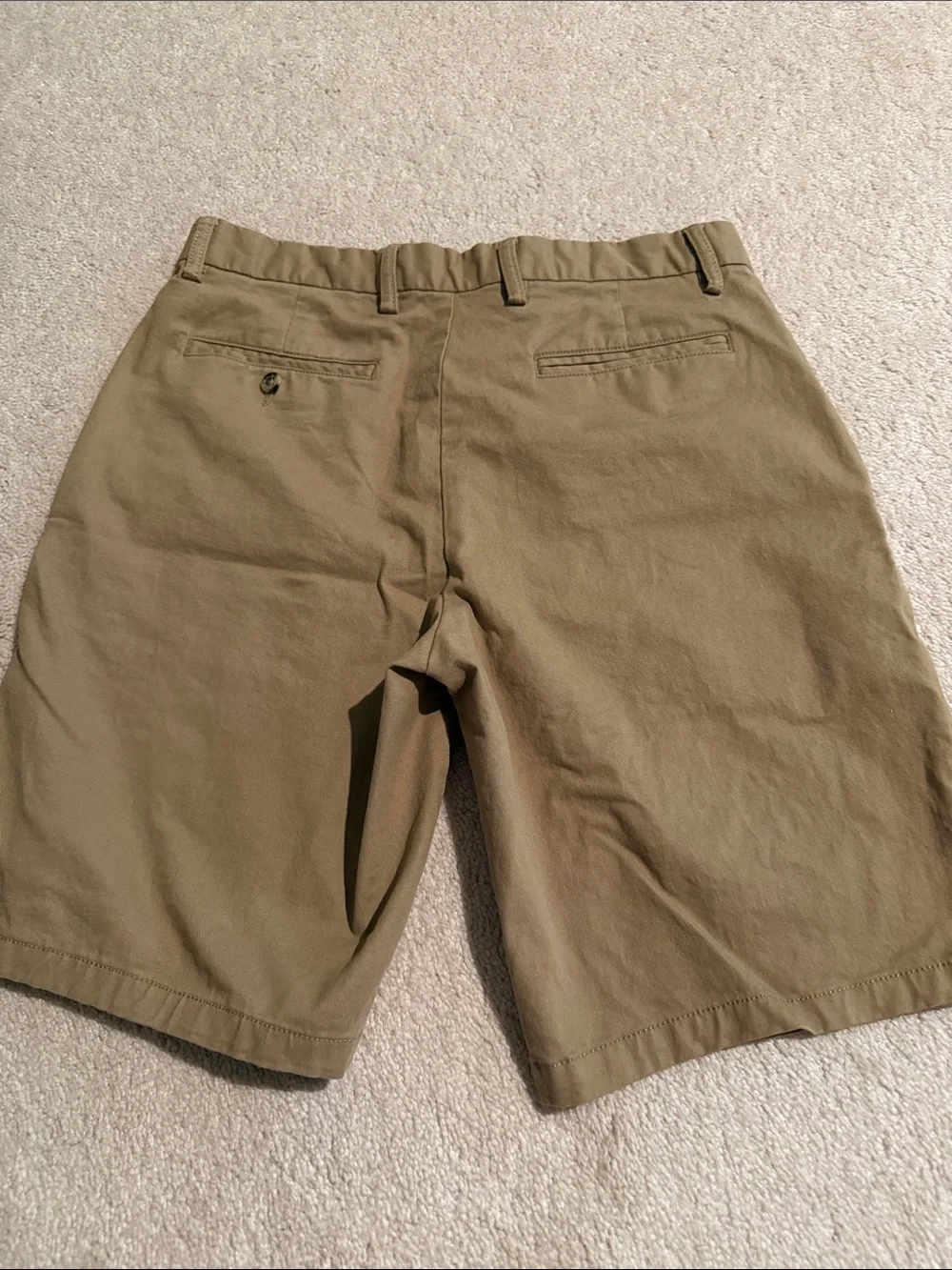 Old Navy Men's Khaki Flat-Front Ultimate Slim Built-in Flex Shorts